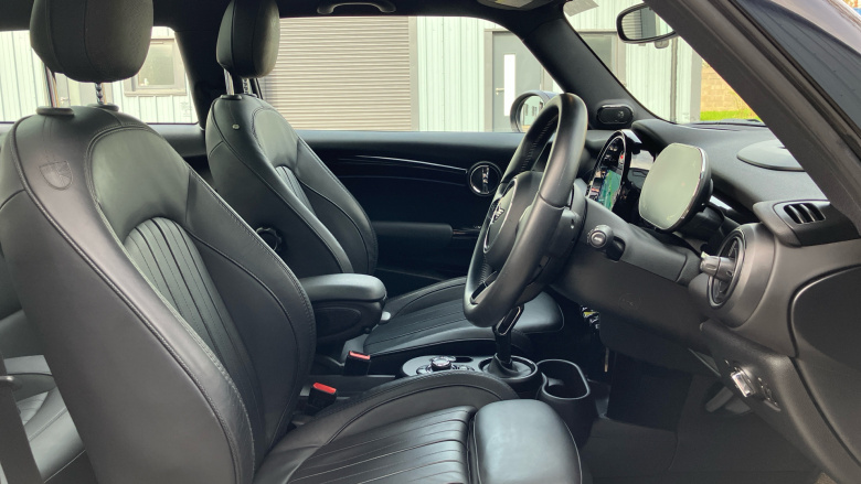 MINI Hatchback 135kW Cooper S Level 3 33kWh 3dr Auto Electric Hatchback